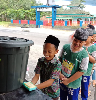 인도네시아, 코로나19 사각지대에 놓인 취약계층을 지원합니다. 