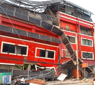 미얀마를 강타한 7.7 강진, 아이들을 도와주세요